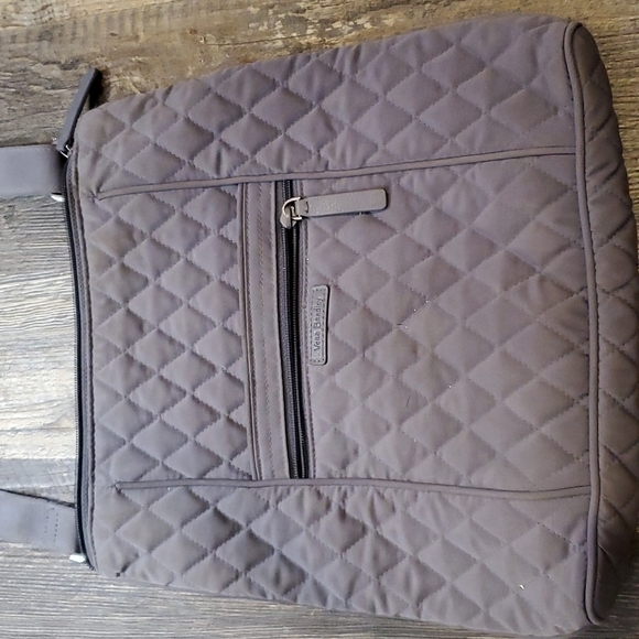 Vera Bradley‎ Gray Quilted Crossbody - Picture 1 of 7